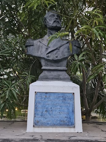 Monumento a Arturo Prat Chacón · Cartagena de Indias
