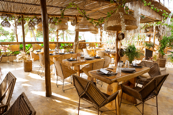 MORENA LOUNGE BEACH/ SUNSET/ BY THE SEA/ LIVE MUSIC