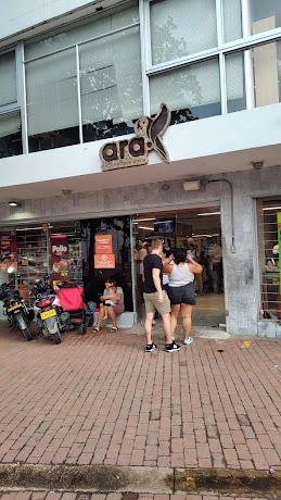 Tiendas Ara